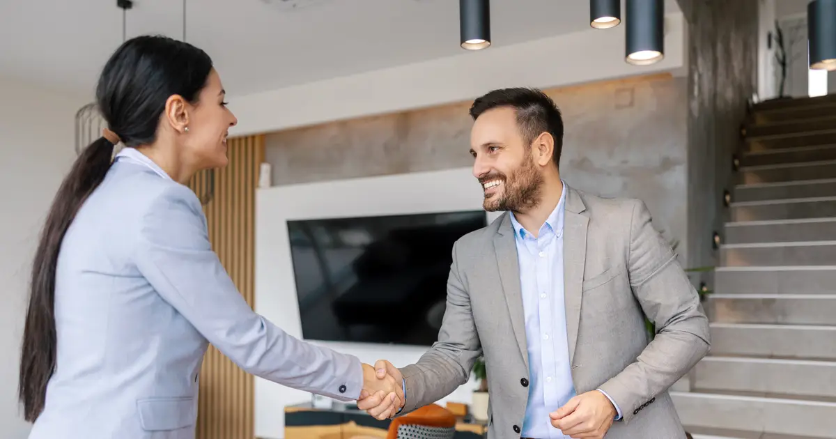 agents shaking hands